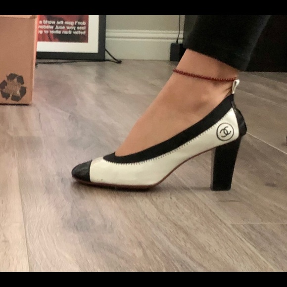 Authentic Chanel heels 👠 ❤️ - Picture 2 of 6